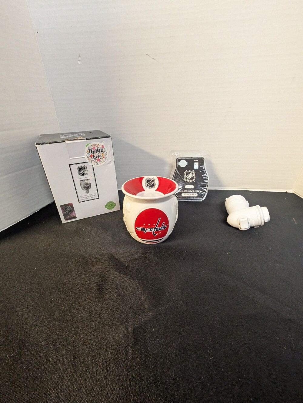 Scentsy NHL Detroit Red Wings Mini Warmer Plug In New in box